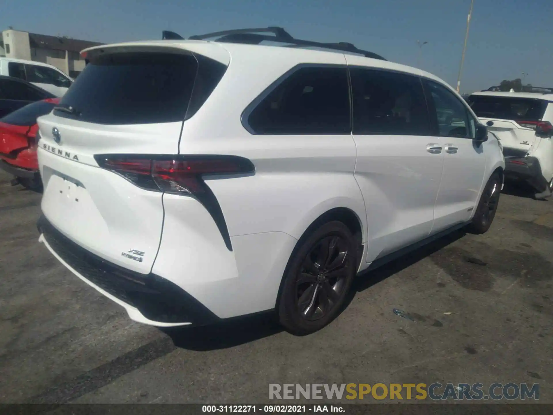 4 Photograph of a damaged car 5TDDRKEC2MS006116 TOYOTA SIENNA 2021