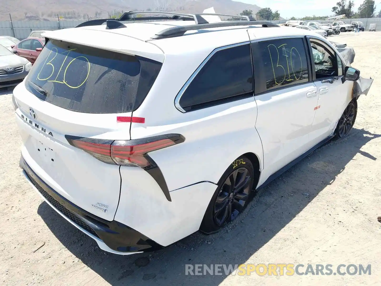 4 Photograph of a damaged car 5TDDRKEC3MS037035 TOYOTA SIENNA 2021