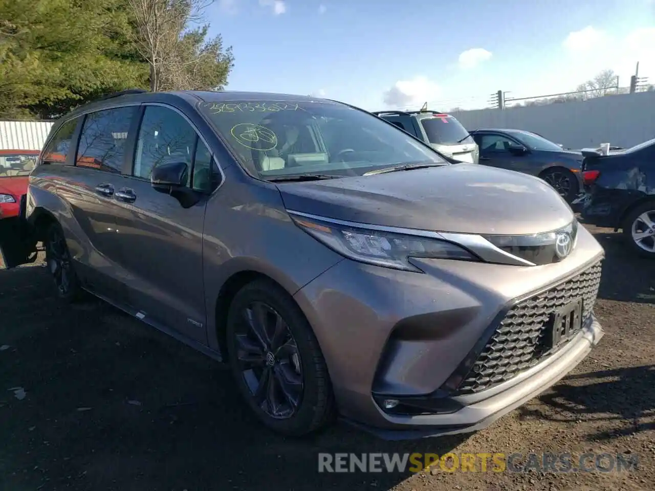 1 Photograph of a damaged car 5TDDRKEC4MS005226 TOYOTA SIENNA 2021