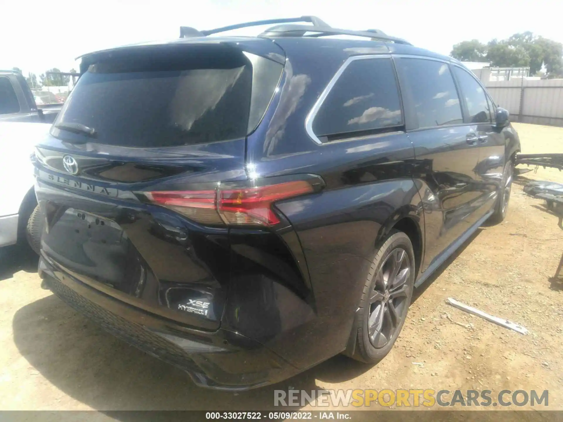 4 Photograph of a damaged car 5TDDRKEC4MS007834 TOYOTA SIENNA 2021