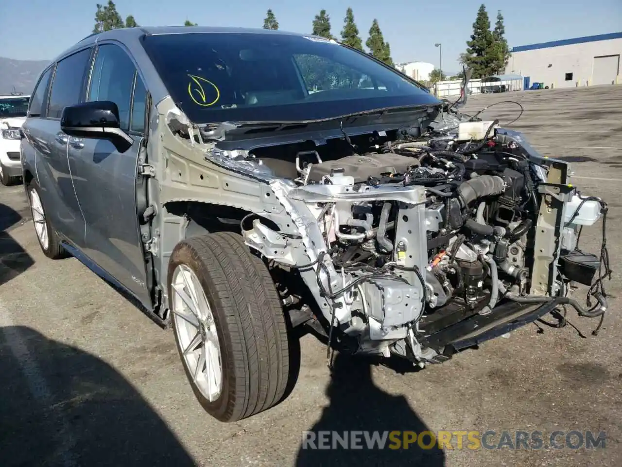 1 Photograph of a damaged car 5TDDRKEC5MS008829 TOYOTA SIENNA 2021