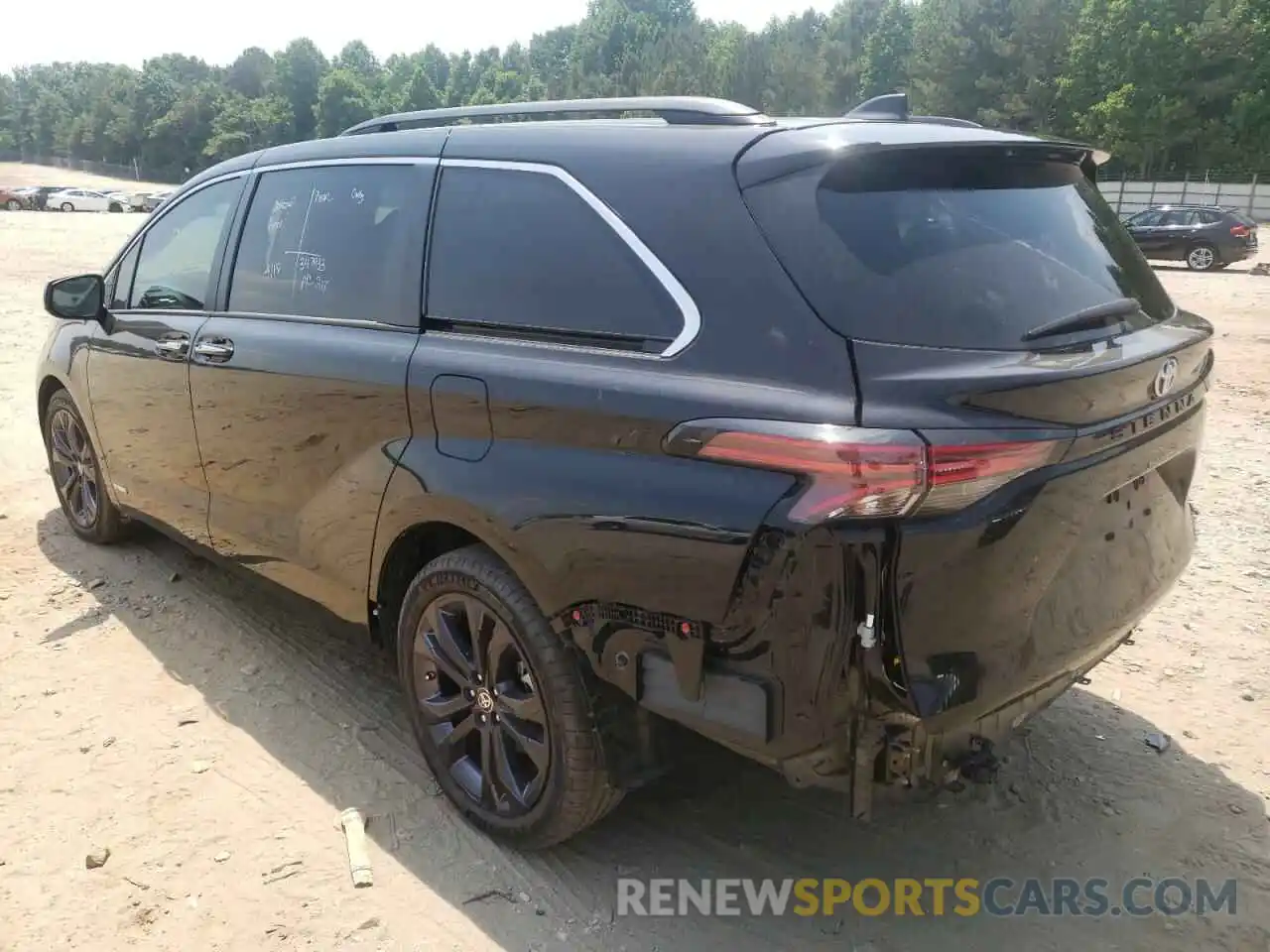 3 Photograph of a damaged car 5TDDRKEC5MS043015 TOYOTA SIENNA 2021