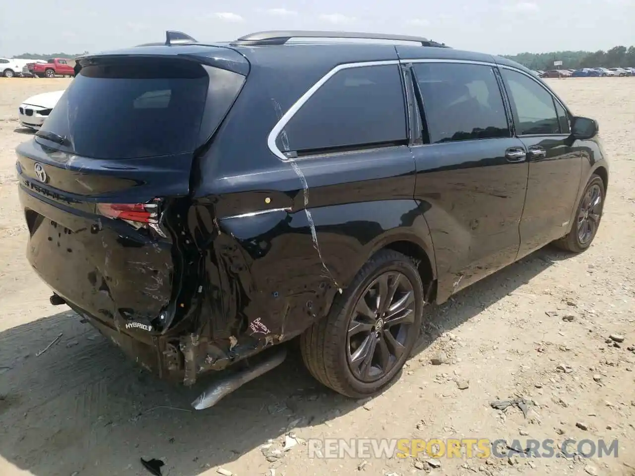 4 Photograph of a damaged car 5TDDRKEC5MS043015 TOYOTA SIENNA 2021