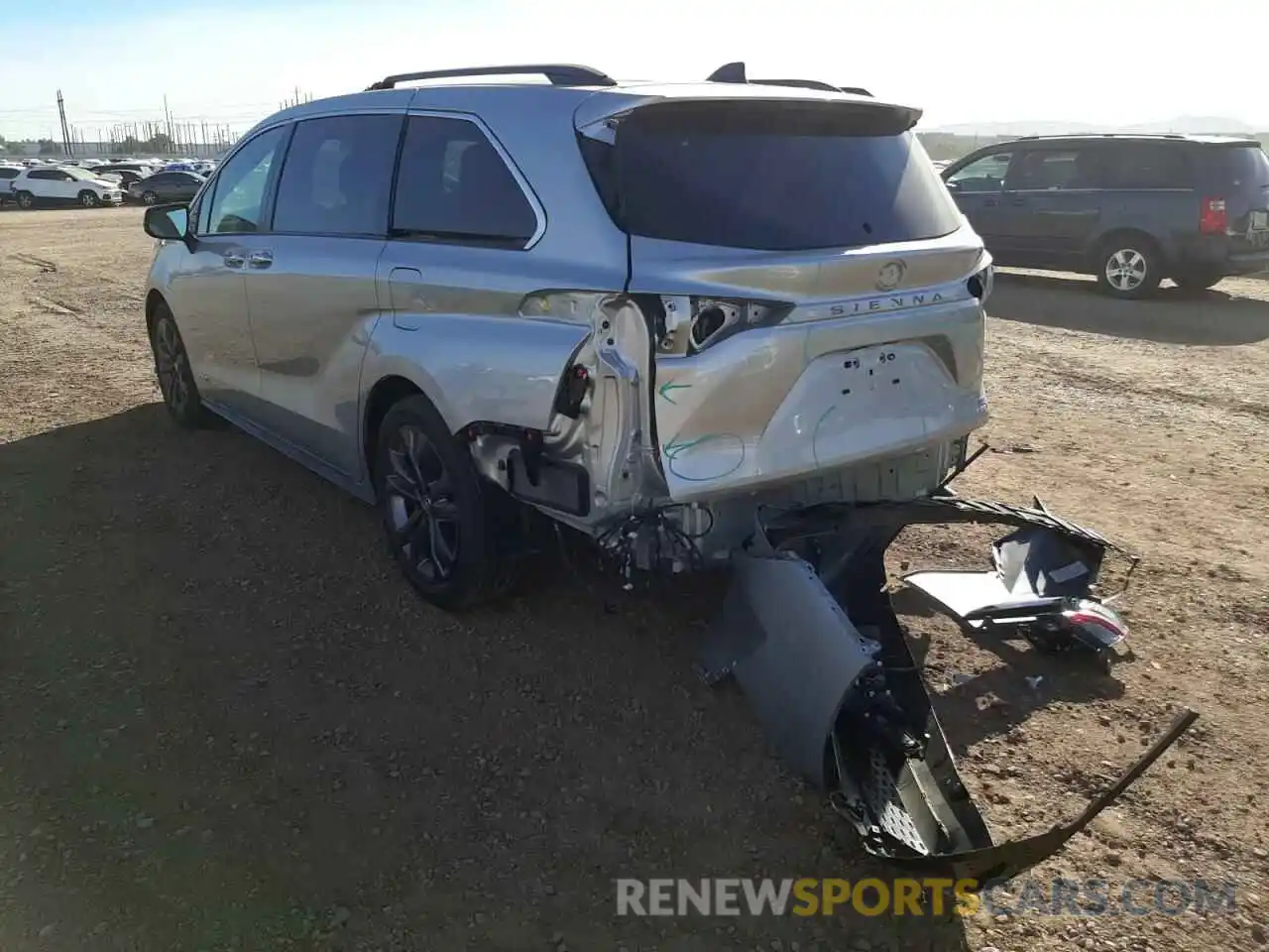 3 Photograph of a damaged car 5TDDRKEC5MS059943 TOYOTA SIENNA 2021