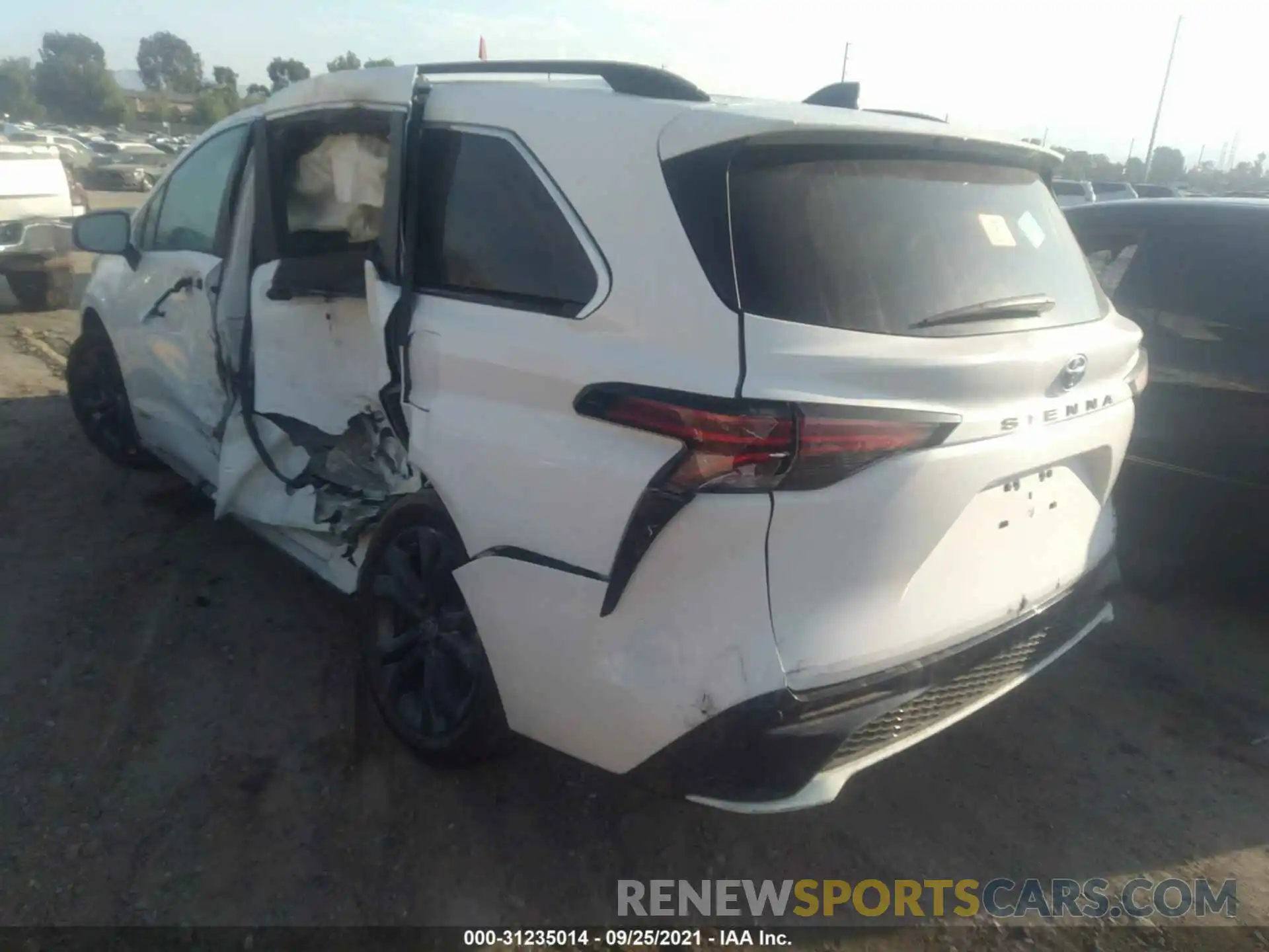 3 Photograph of a damaged car 5TDDRKEC7MS003888 TOYOTA SIENNA 2021