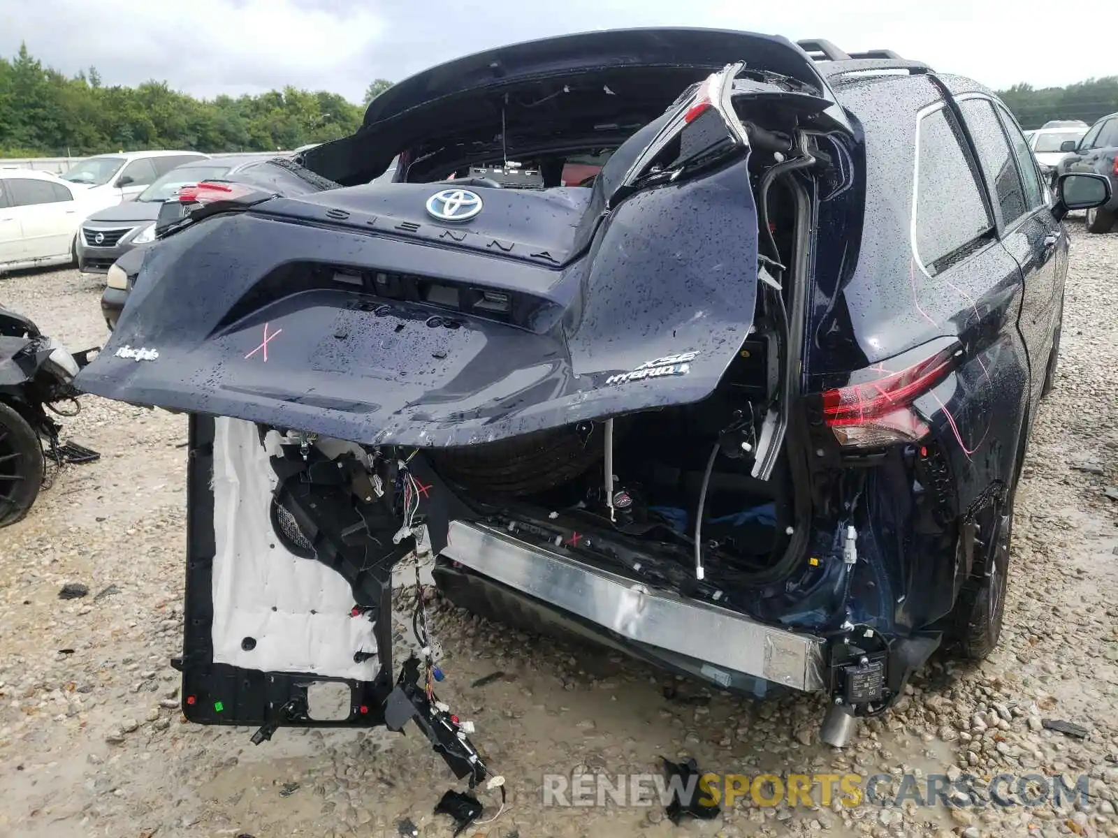 9 Photograph of a damaged car 5TDDRKEC7MS035076 TOYOTA SIENNA 2021