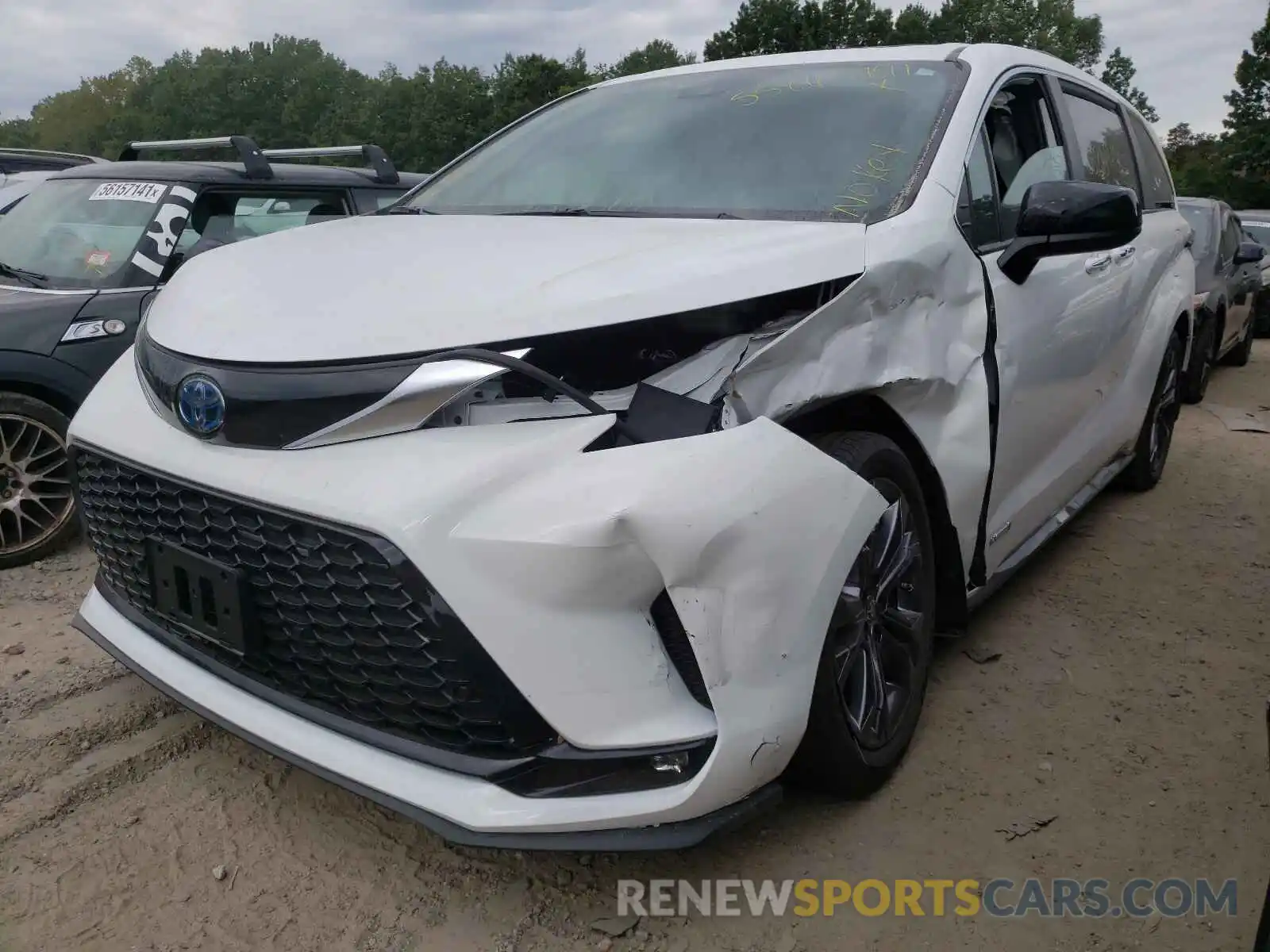 2 Photograph of a damaged car 5TDDRKEC7MS053951 TOYOTA SIENNA 2021