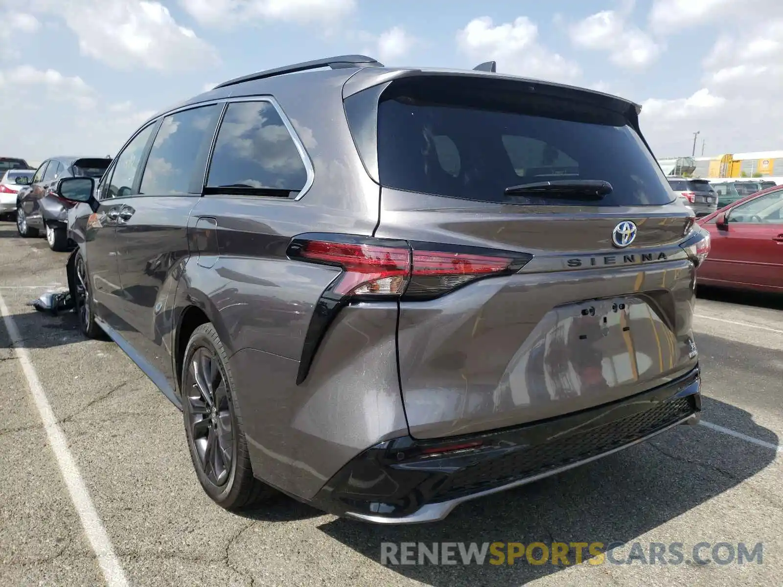 3 Photograph of a damaged car 5TDDRKEC8MS007478 TOYOTA SIENNA 2021