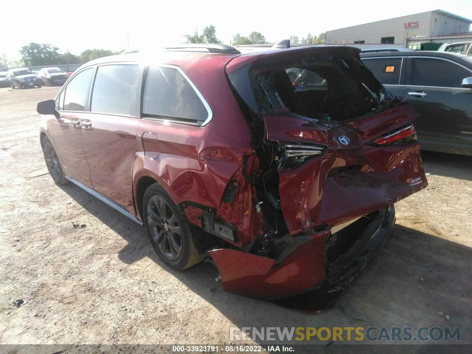 3 Photograph of a damaged car 5TDDRKEC8MS039573 TOYOTA SIENNA 2021