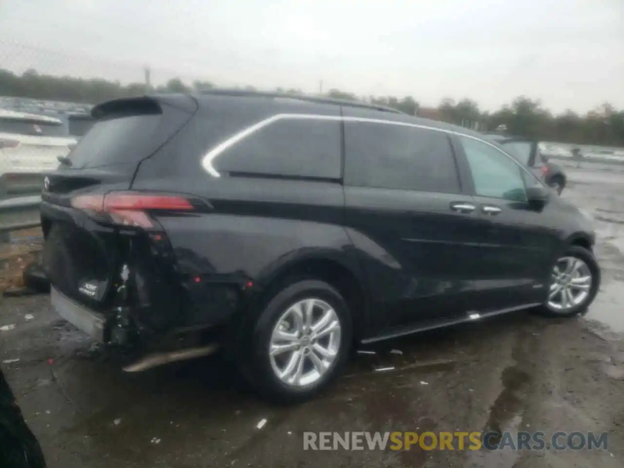 4 Photograph of a damaged car 5TDDSKFC0MS017019 TOYOTA SIENNA 2021