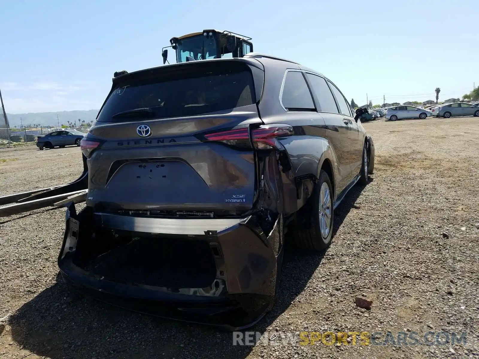 4 Photograph of a damaged car 5TDDSKFC3MS001199 TOYOTA SIENNA 2021