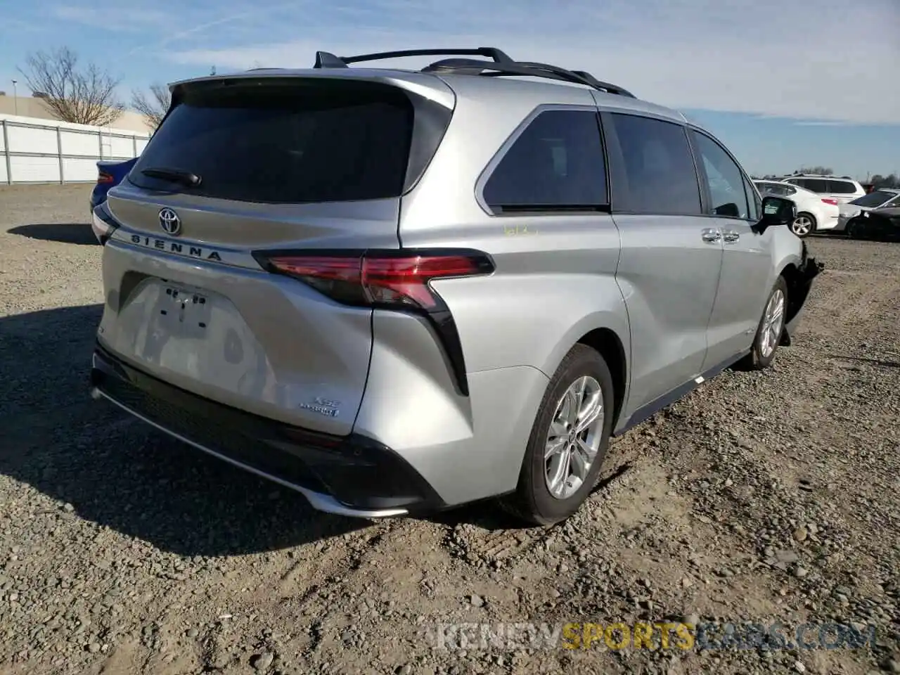 4 Photograph of a damaged car 5TDDSKFC6MS004937 TOYOTA SIENNA 2021