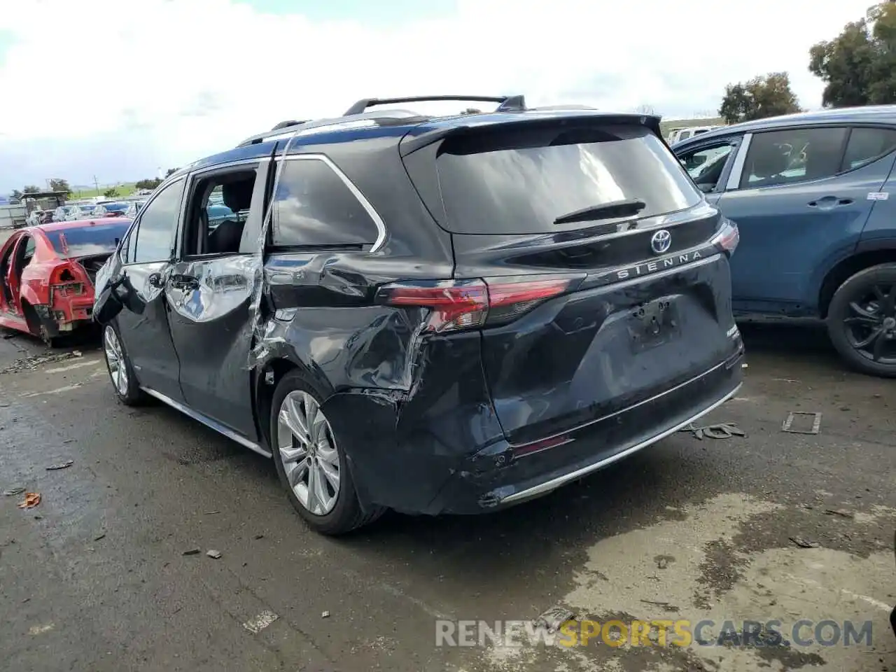 2 Photograph of a damaged car 5TDERKEC1MS027494 TOYOTA SIENNA 2021