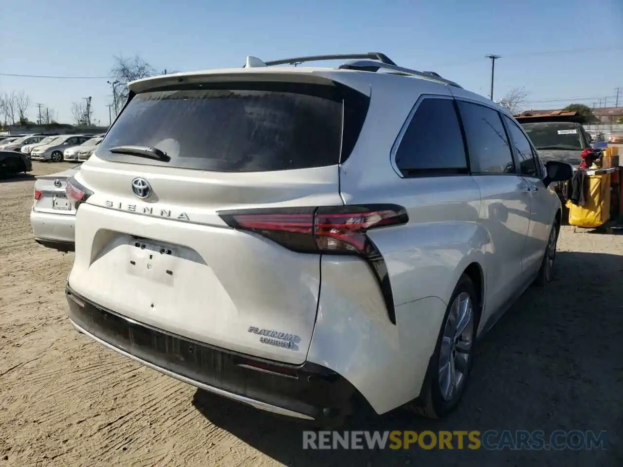 4 Photograph of a damaged car 5TDERKEC2MS055322 TOYOTA SIENNA 2021