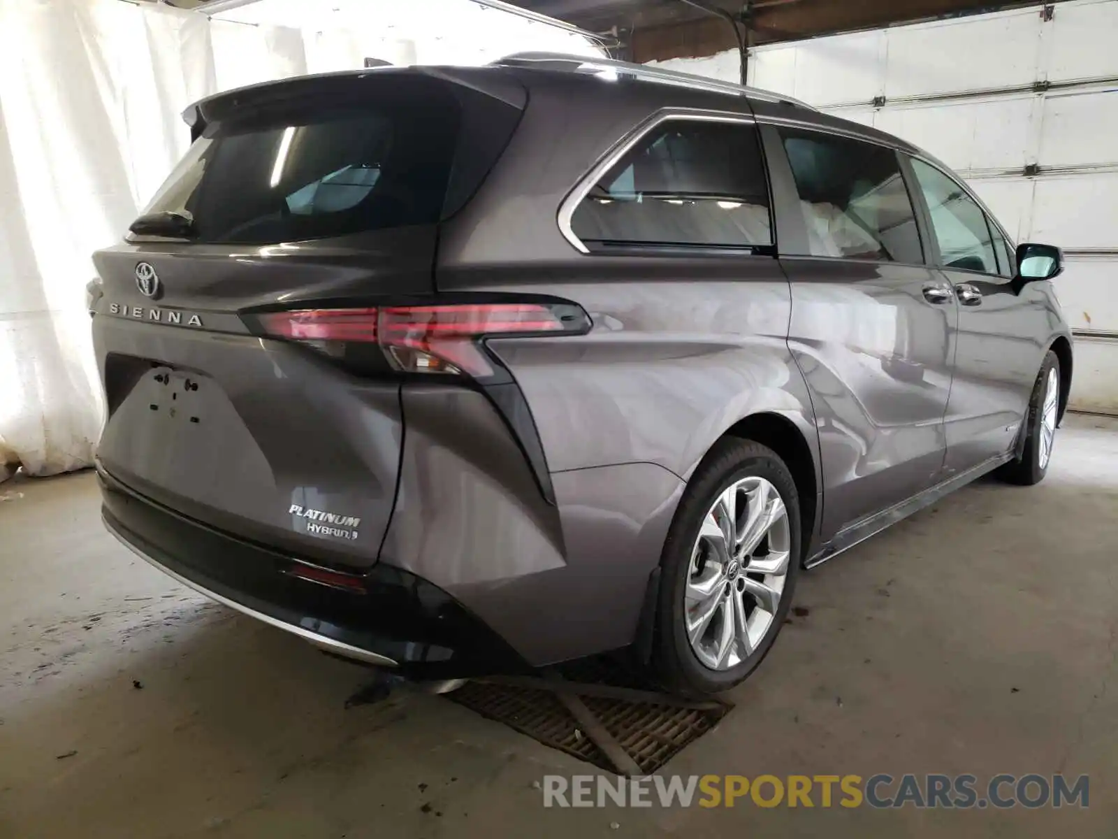 4 Photograph of a damaged car 5TDERKEC4MS043530 TOYOTA SIENNA 2021