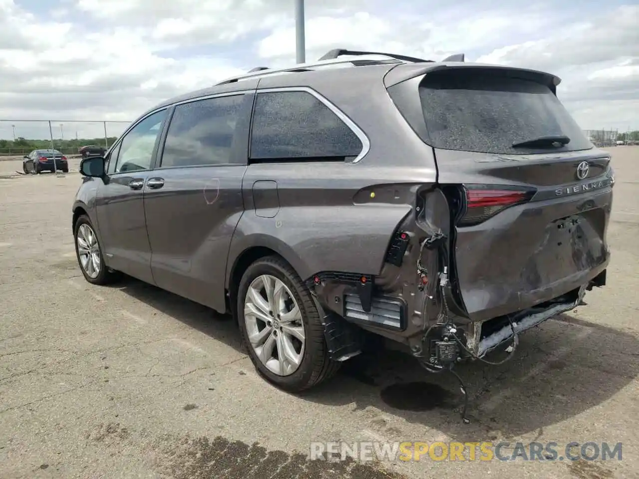 3 Photograph of a damaged car 5TDERKEC6MS012926 TOYOTA SIENNA 2021