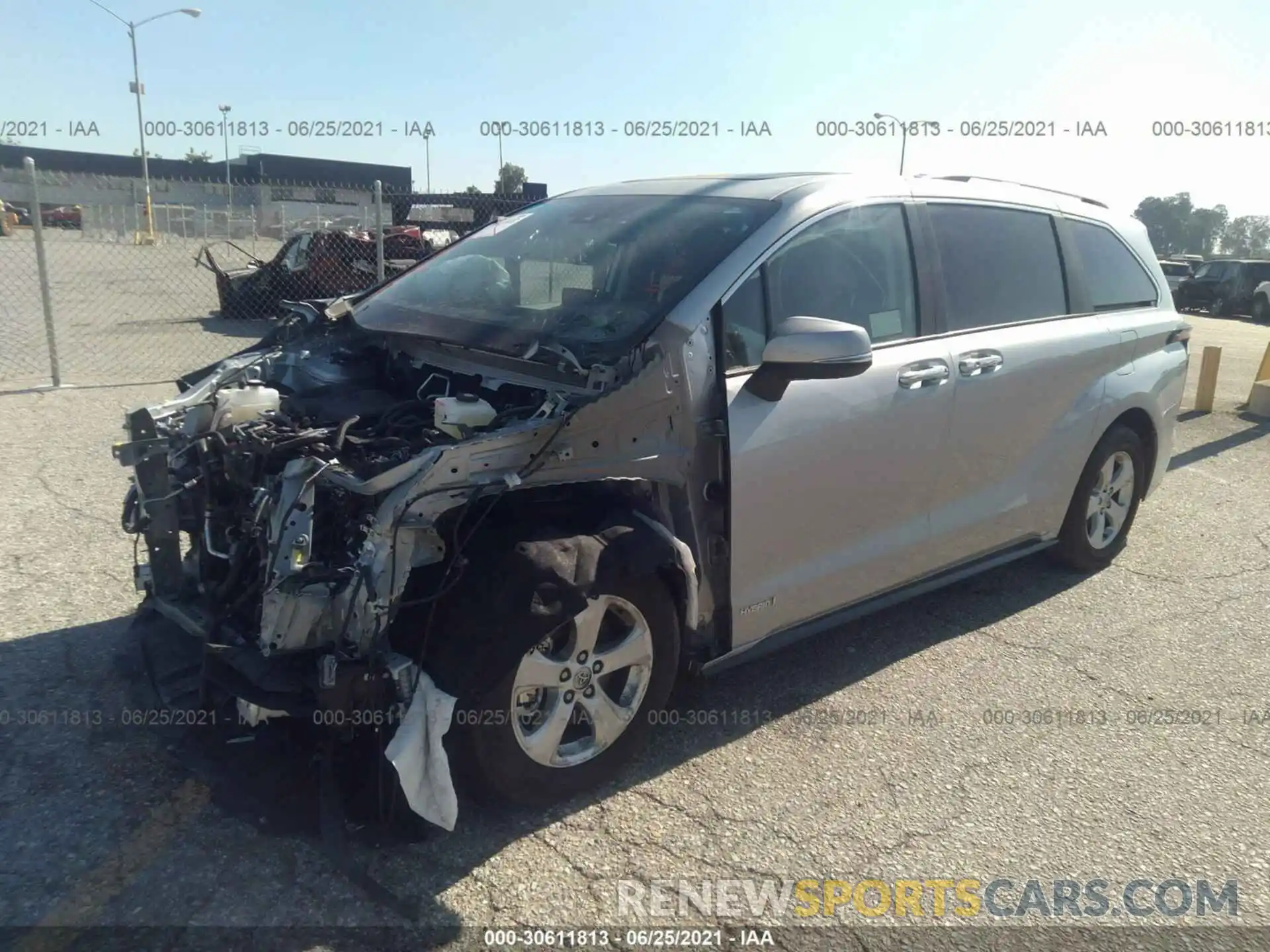 2 Photograph of a damaged car 5TDERKEC8MS027931 TOYOTA SIENNA 2021