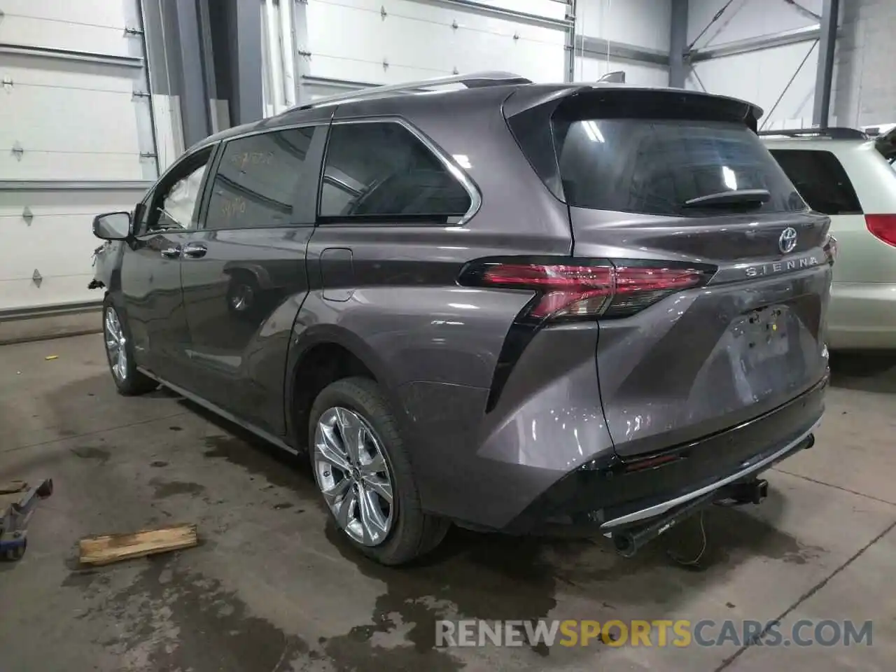 3 Photograph of a damaged car 5TDERKEC9MS002715 TOYOTA SIENNA 2021