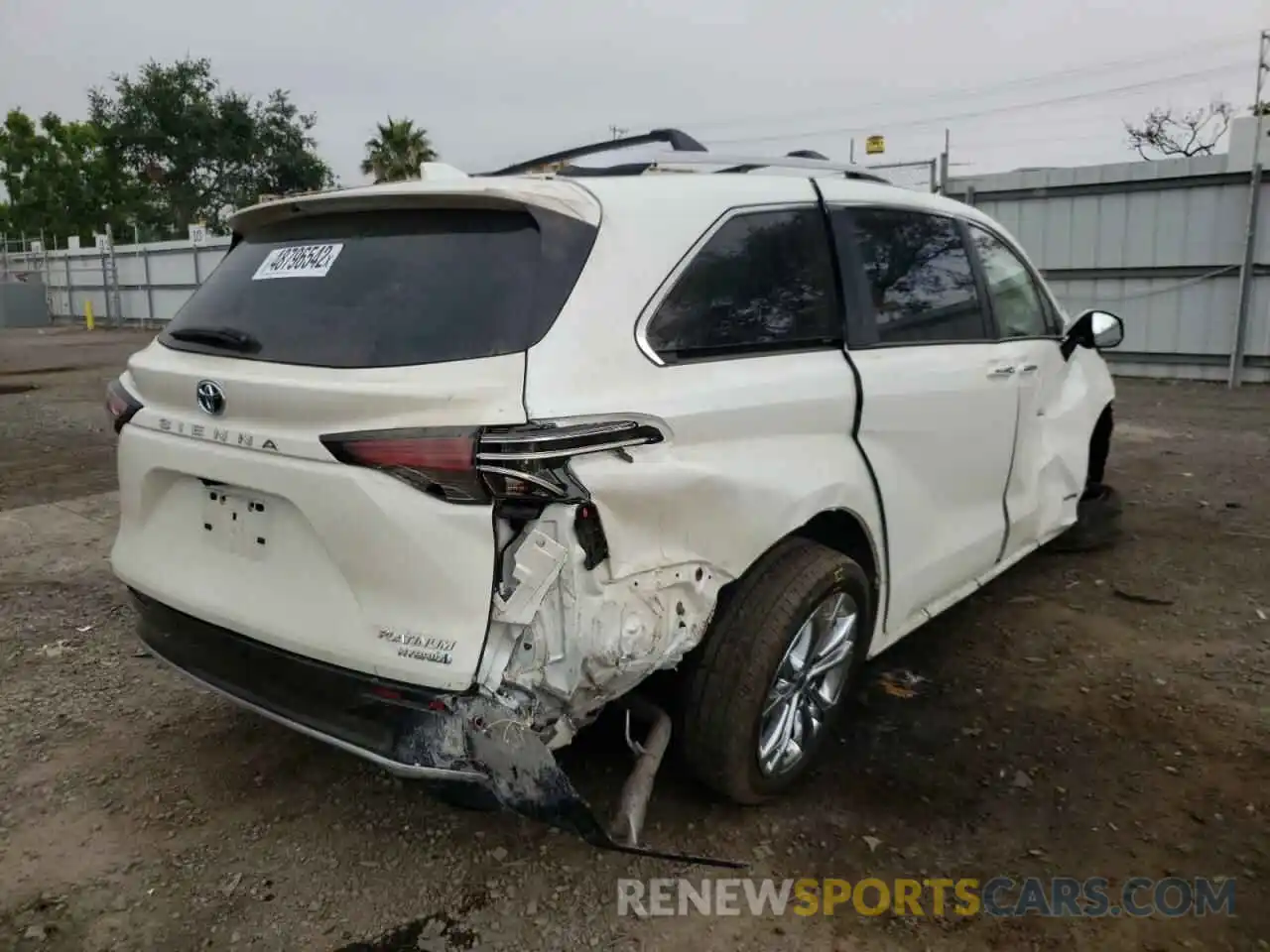 4 Photograph of a damaged car 5TDERKECXMS055214 TOYOTA SIENNA 2021