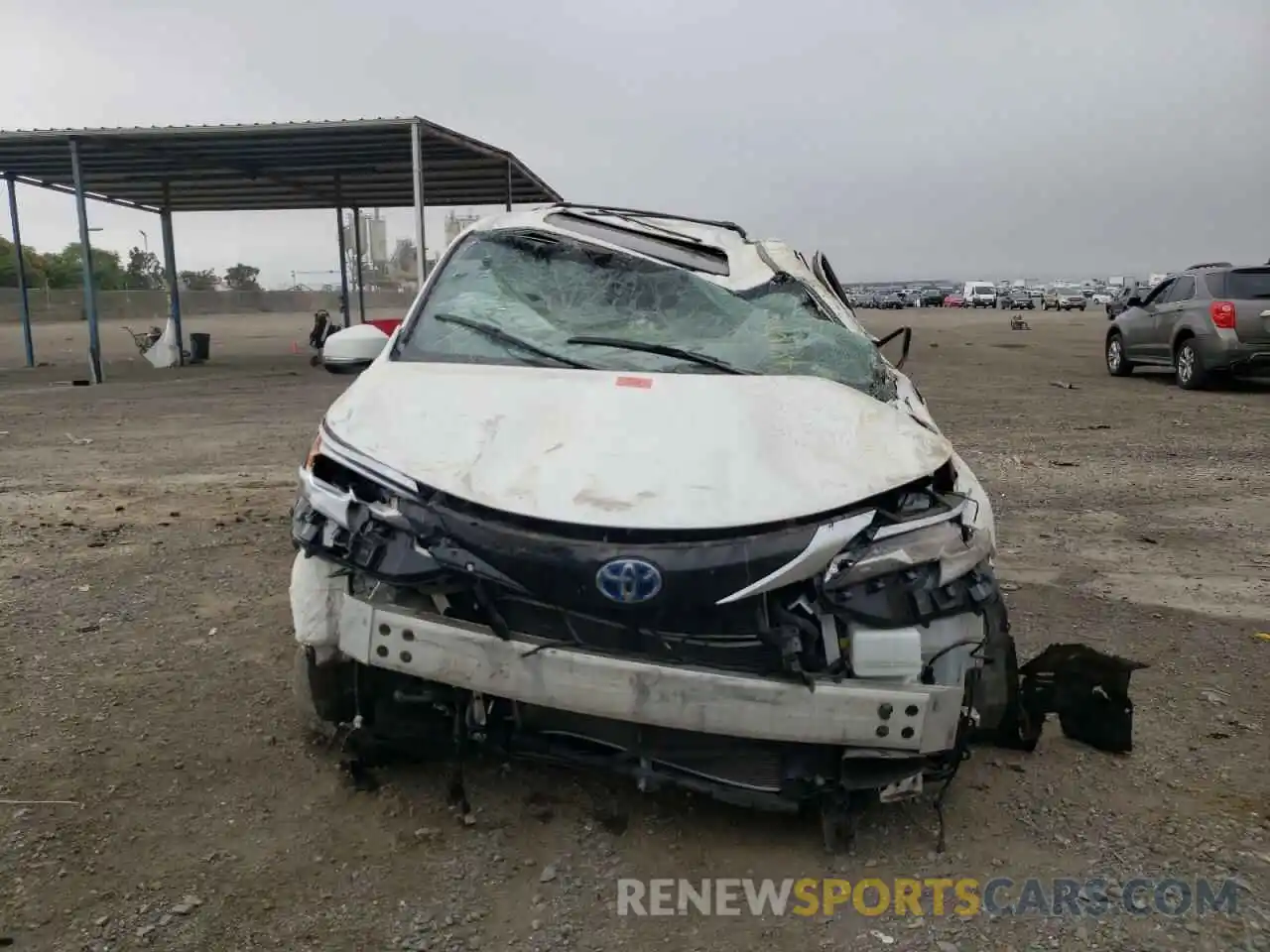 9 Photograph of a damaged car 5TDERKECXMS055214 TOYOTA SIENNA 2021