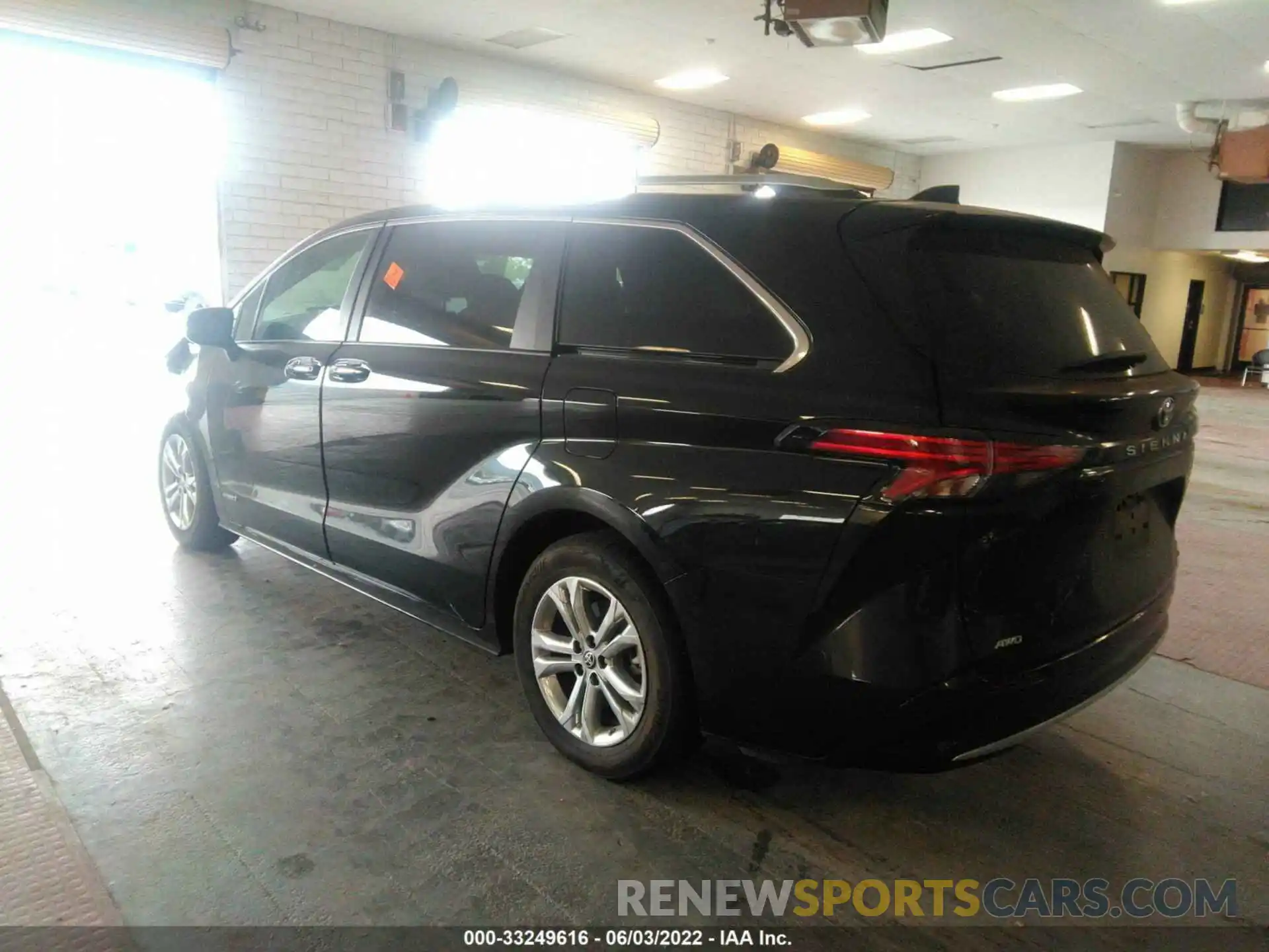 3 Photograph of a damaged car 5TDESKFC0MS038795 TOYOTA SIENNA 2021