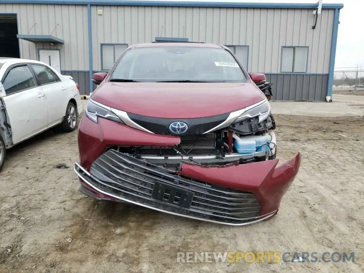 9 Photograph of a damaged car 5TDESKFC9MS006704 TOYOTA SIENNA 2021