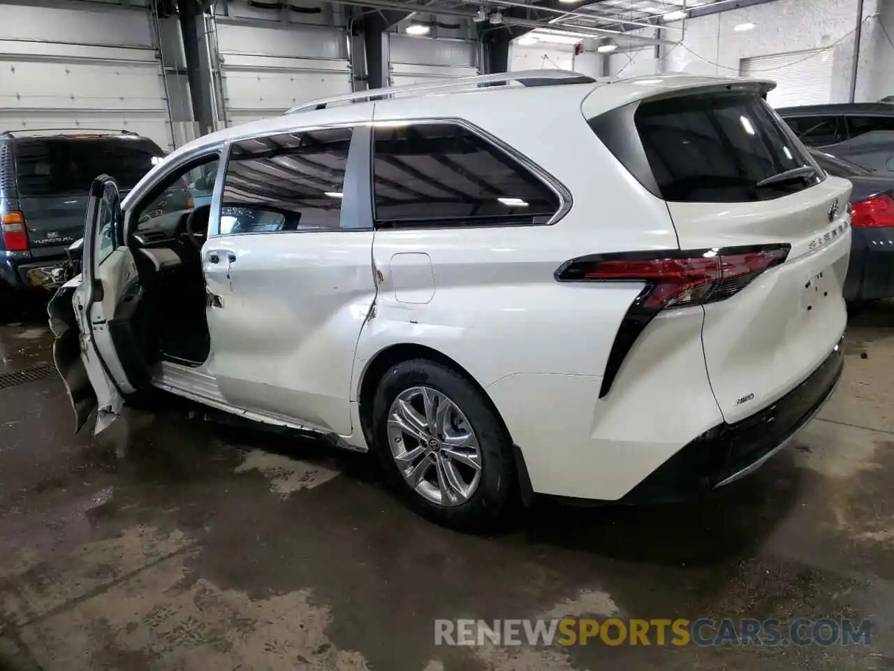 3 Photograph of a damaged car 5TDESKFC9MS008243 TOYOTA SIENNA 2021