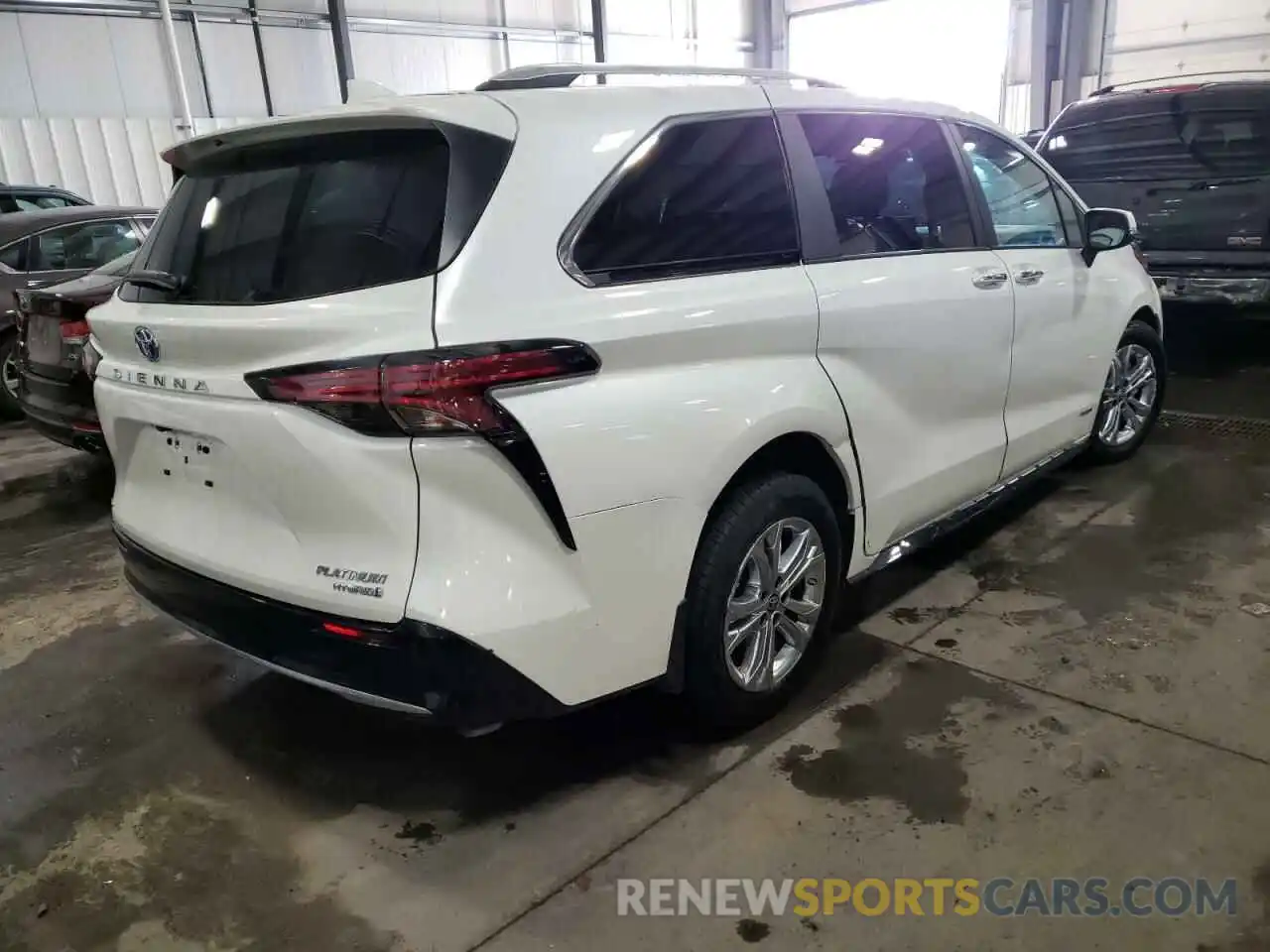 4 Photograph of a damaged car 5TDESKFC9MS008243 TOYOTA SIENNA 2021