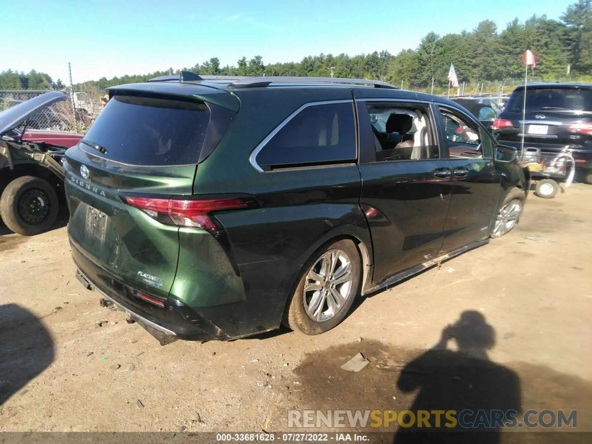 4 Photograph of a damaged car 5TDESKFC9MS015838 TOYOTA SIENNA 2021