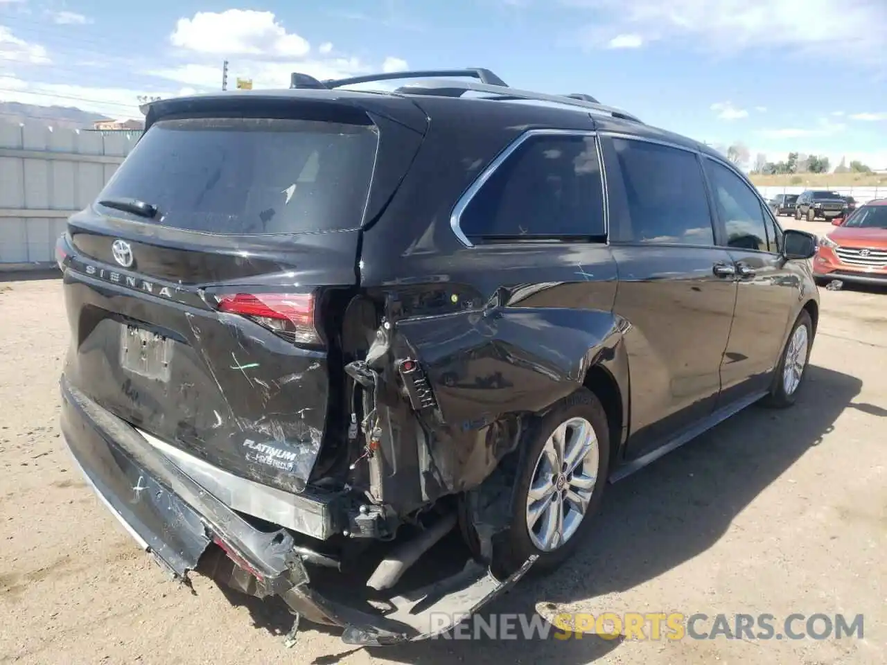 4 Photograph of a damaged car 5TDESKFC9MS016777 TOYOTA SIENNA 2021