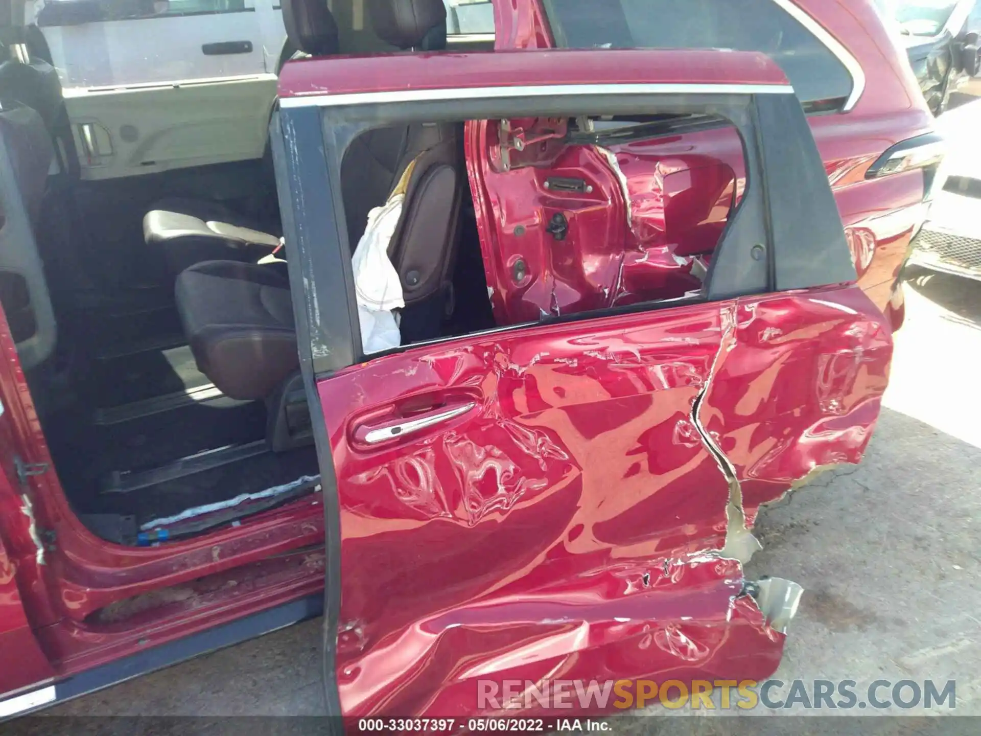 12 Photograph of a damaged car 5TDESKFC9MS021316 TOYOTA SIENNA 2021