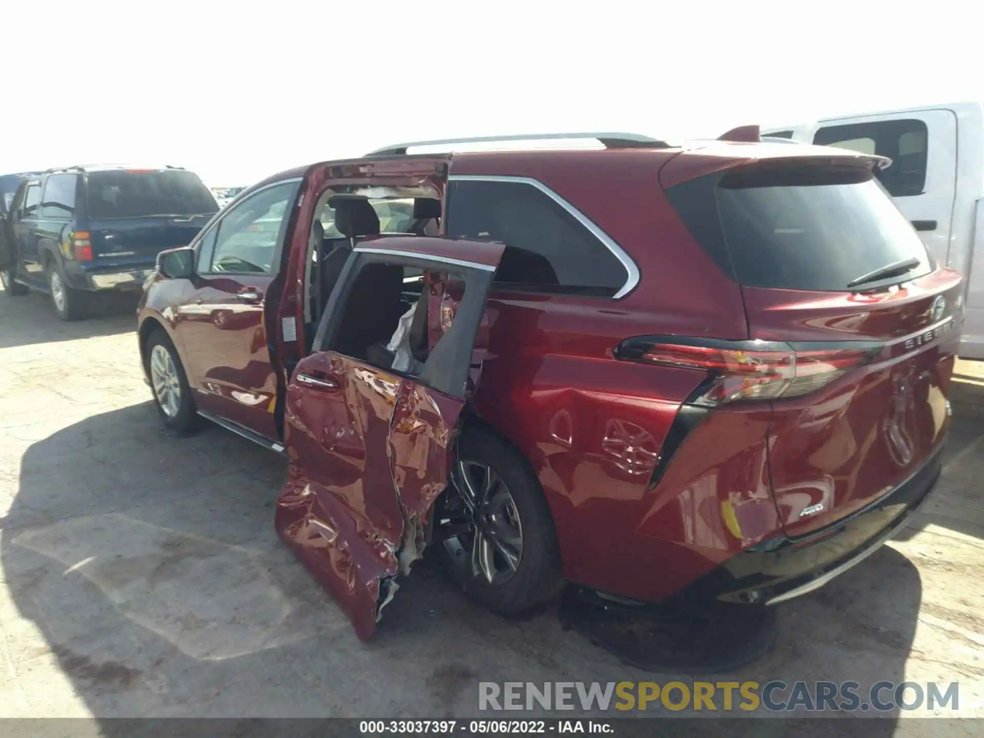 3 Photograph of a damaged car 5TDESKFC9MS021316 TOYOTA SIENNA 2021