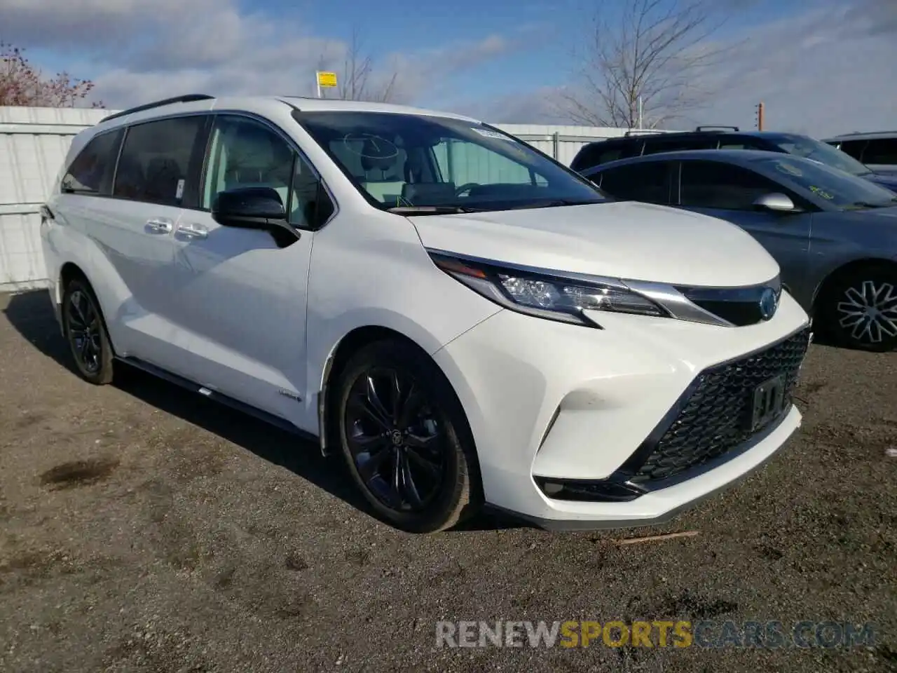 1 Photograph of a damaged car 5TDGRKEC1MS052128 TOYOTA SIENNA 2021