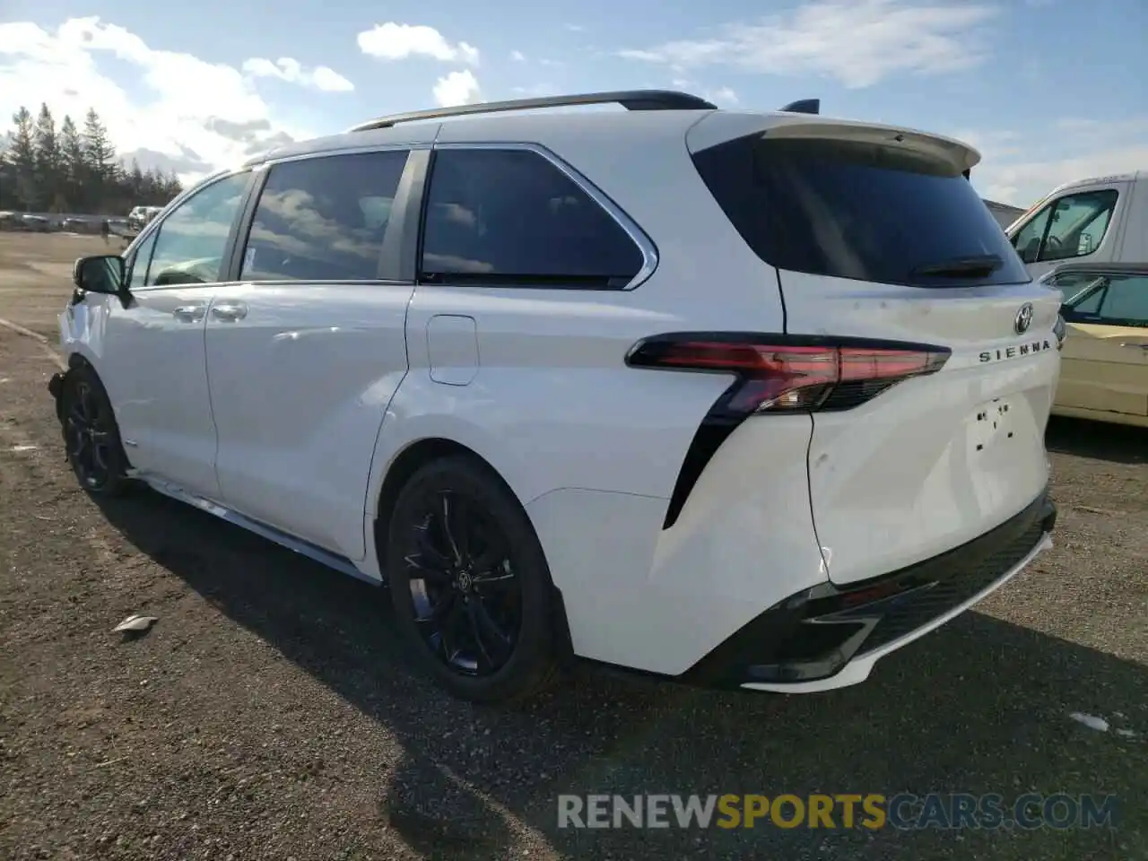 3 Photograph of a damaged car 5TDGRKEC1MS052128 TOYOTA SIENNA 2021