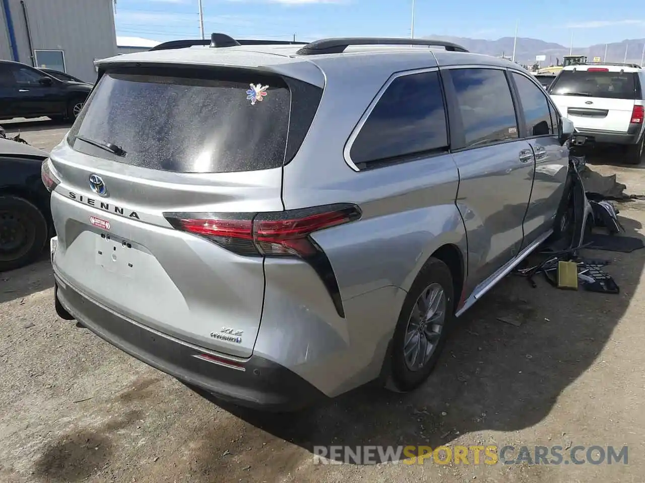 4 Photograph of a damaged car 5TDJRKEC0MS004951 TOYOTA SIENNA 2021