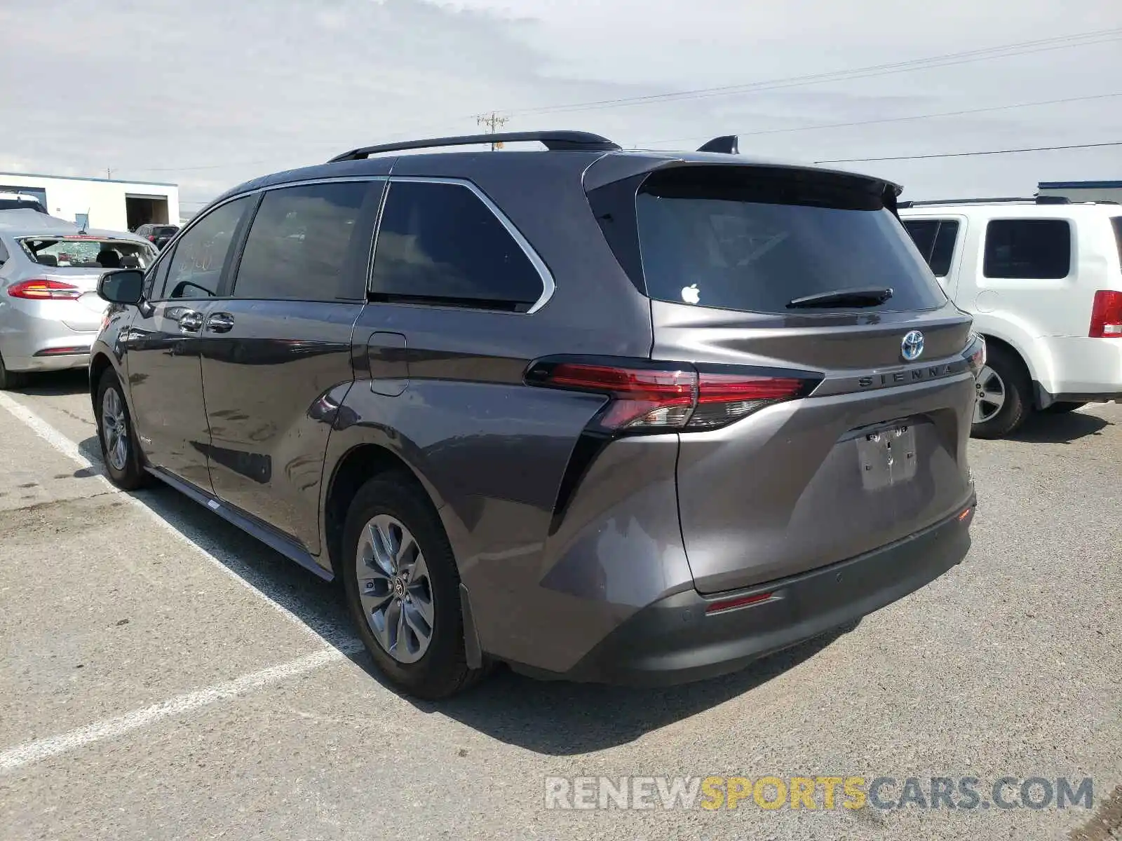 3 Photograph of a damaged car 5TDJRKEC0MS008742 TOYOTA SIENNA 2021