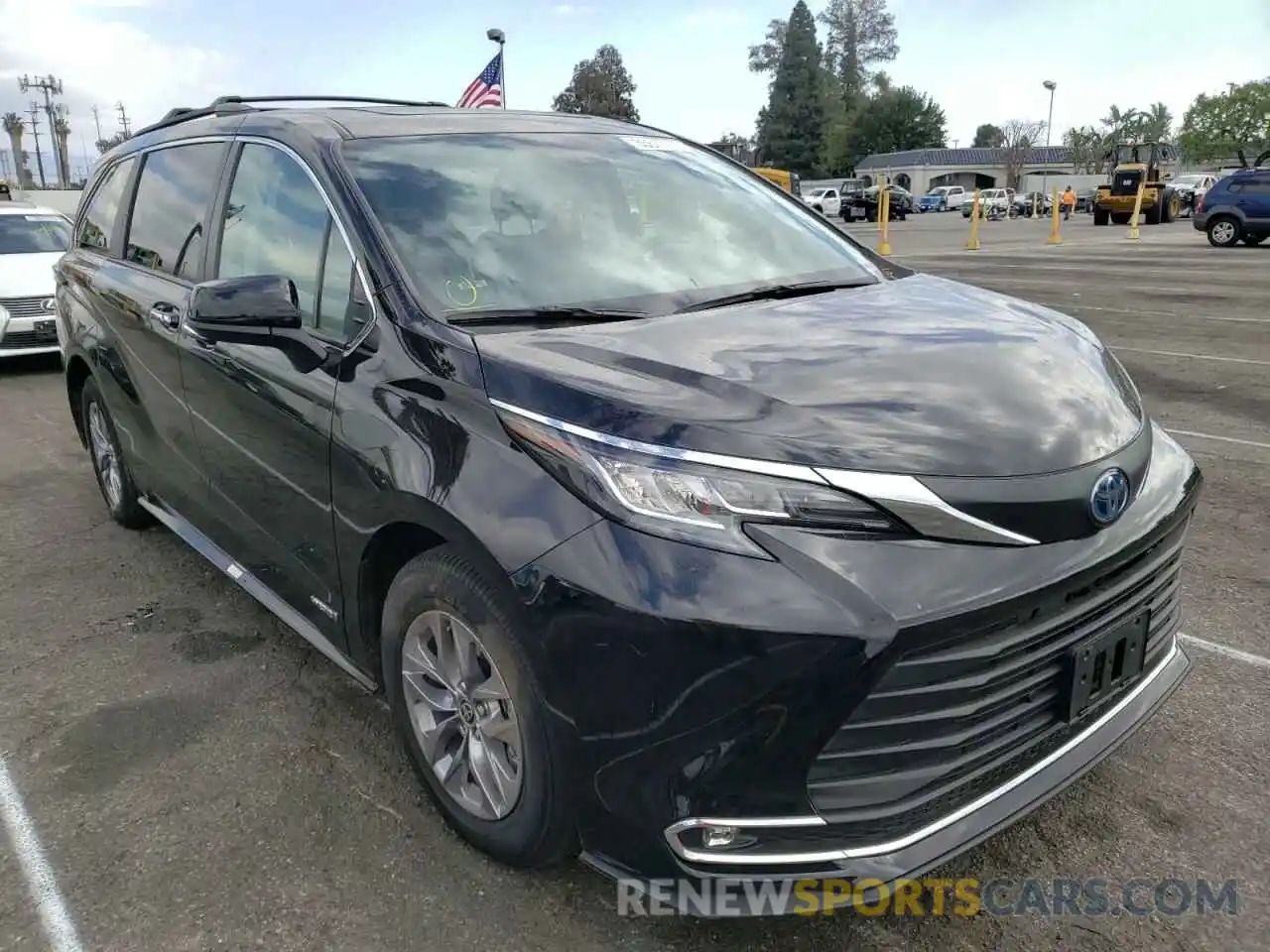 1 Photograph of a damaged car 5TDJRKEC0MS022530 TOYOTA SIENNA 2021