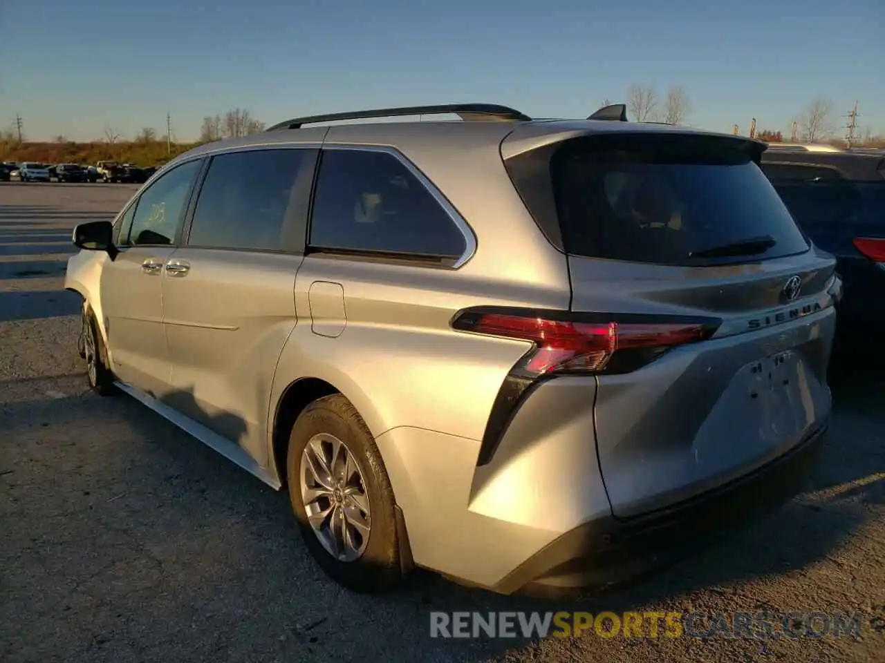 3 Photograph of a damaged car 5TDJRKEC0MS026352 TOYOTA SIENNA 2021