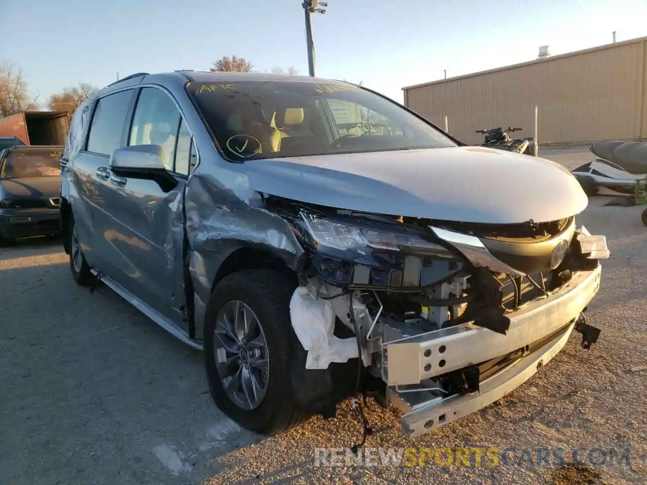 9 Photograph of a damaged car 5TDJRKEC0MS026352 TOYOTA SIENNA 2021