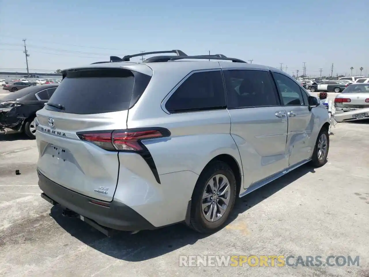 4 Photograph of a damaged car 5TDJRKEC0MS043460 TOYOTA SIENNA 2021