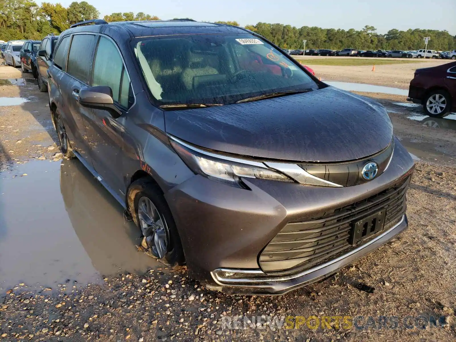 1 Photograph of a damaged car 5TDJRKEC1MS004229 TOYOTA SIENNA 2021