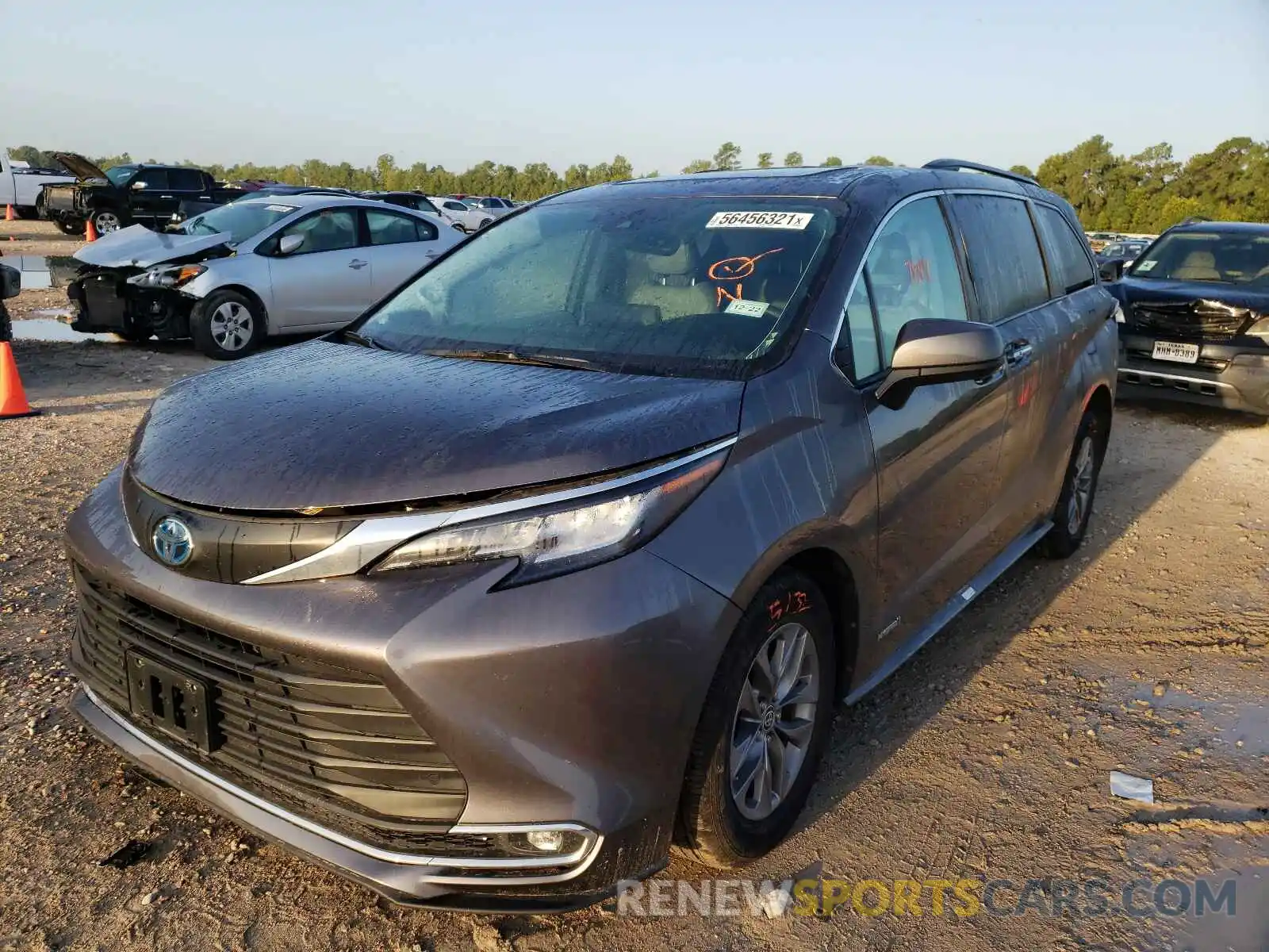 2 Photograph of a damaged car 5TDJRKEC1MS004229 TOYOTA SIENNA 2021