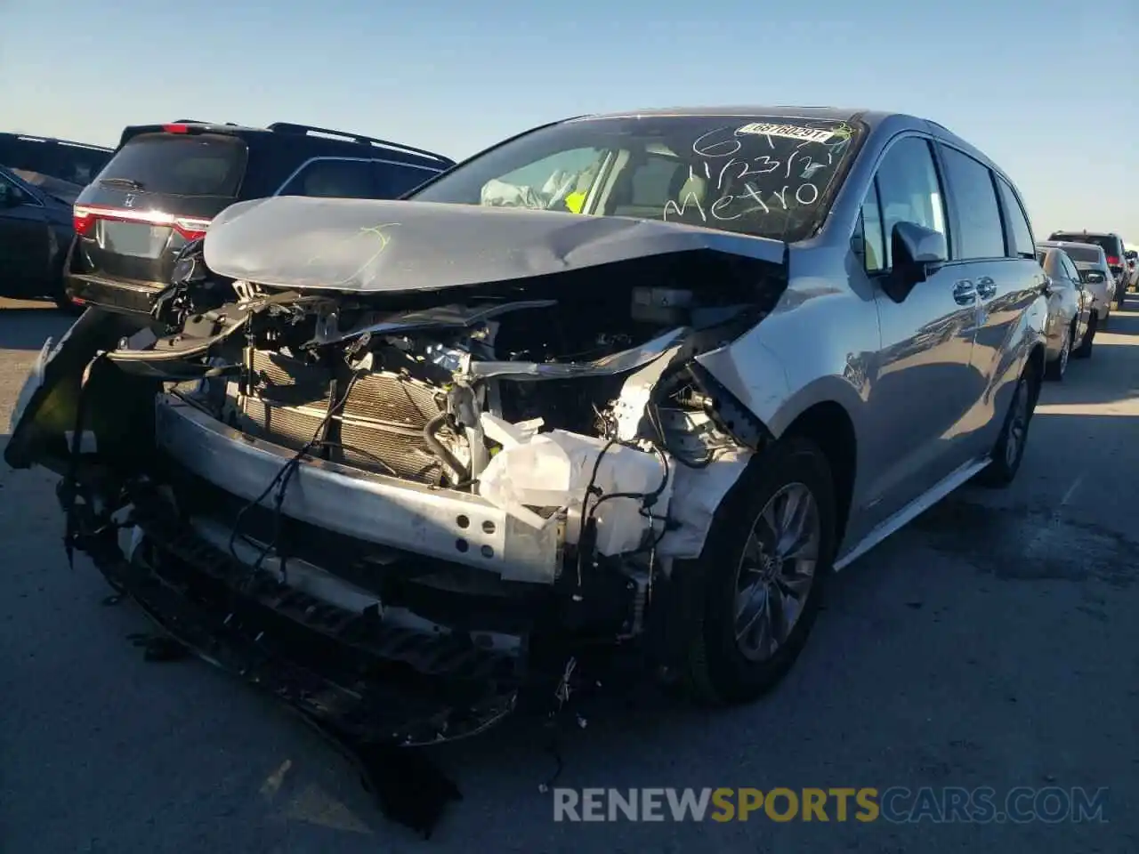 2 Photograph of a damaged car 5TDJRKEC2MS016938 TOYOTA SIENNA 2021