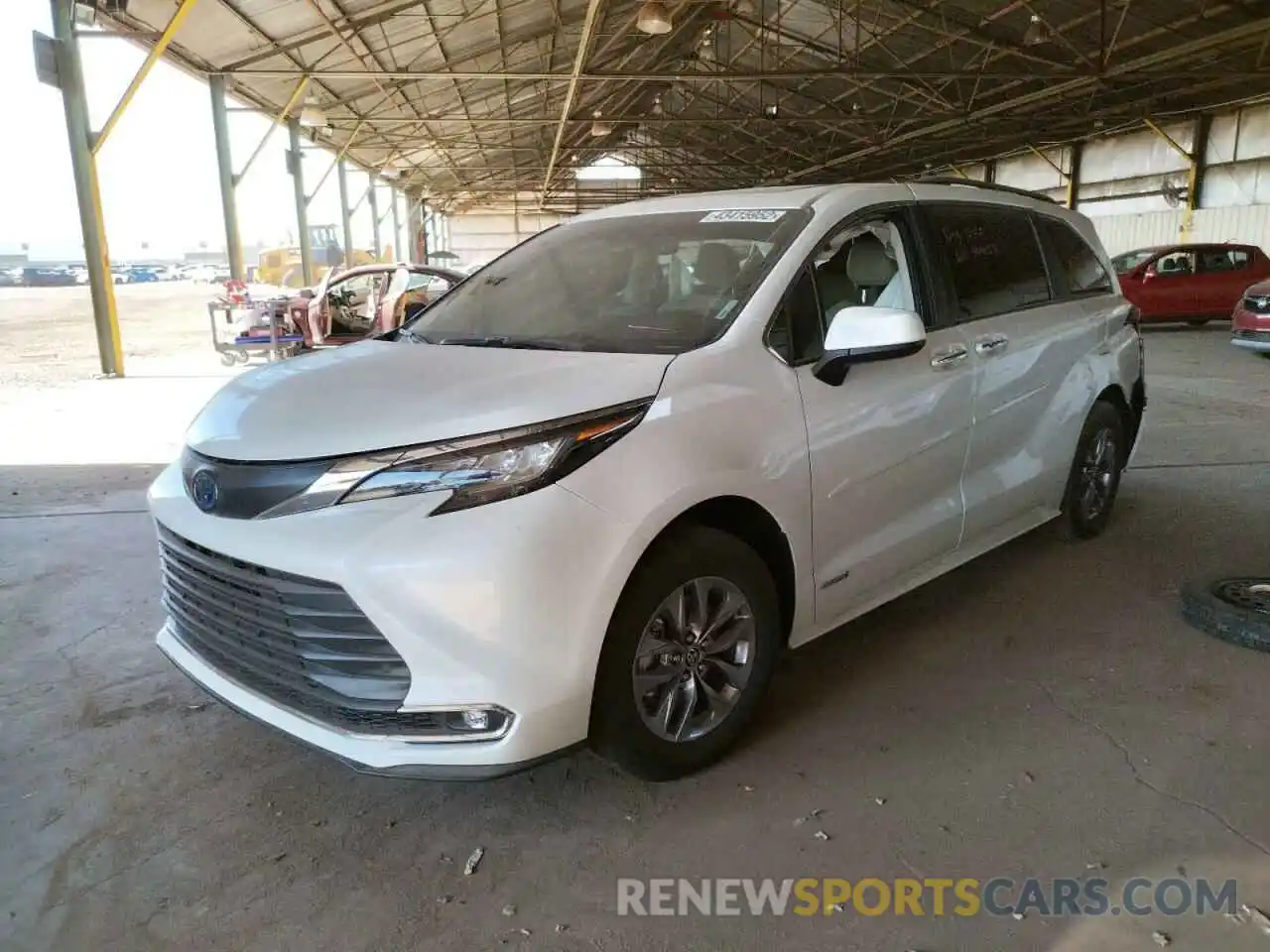 2 Photograph of a damaged car 5TDJRKEC2MS025140 TOYOTA SIENNA 2021