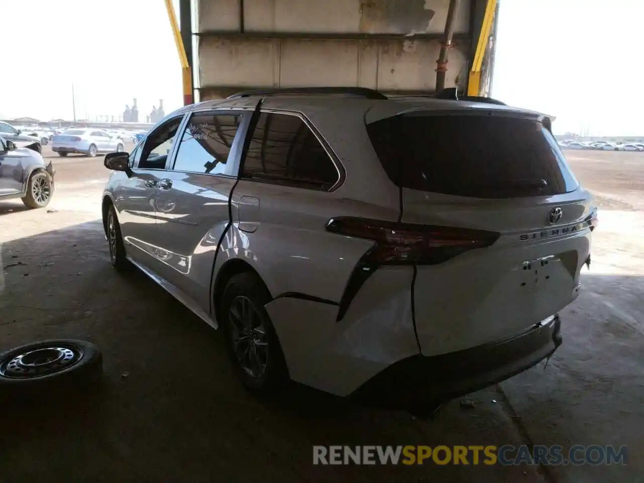 3 Photograph of a damaged car 5TDJRKEC2MS025140 TOYOTA SIENNA 2021