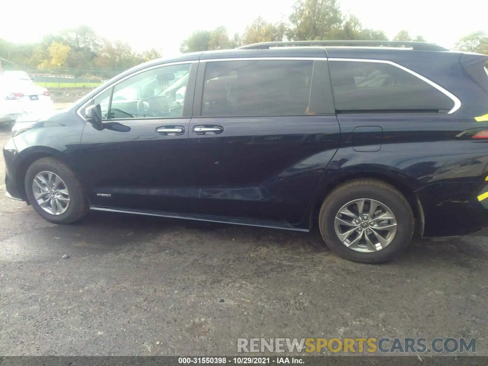 3 Photograph of a damaged car 5TDJRKEC2MS033187 TOYOTA SIENNA 2021