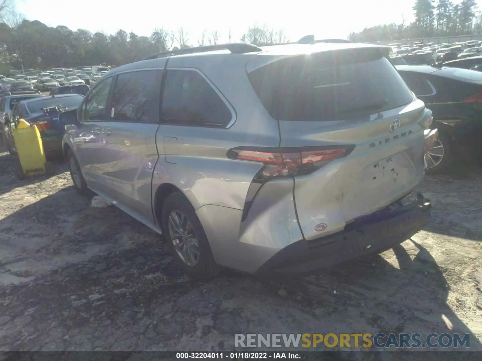 3 Photograph of a damaged car 5TDJRKEC2MS066884 TOYOTA SIENNA 2021