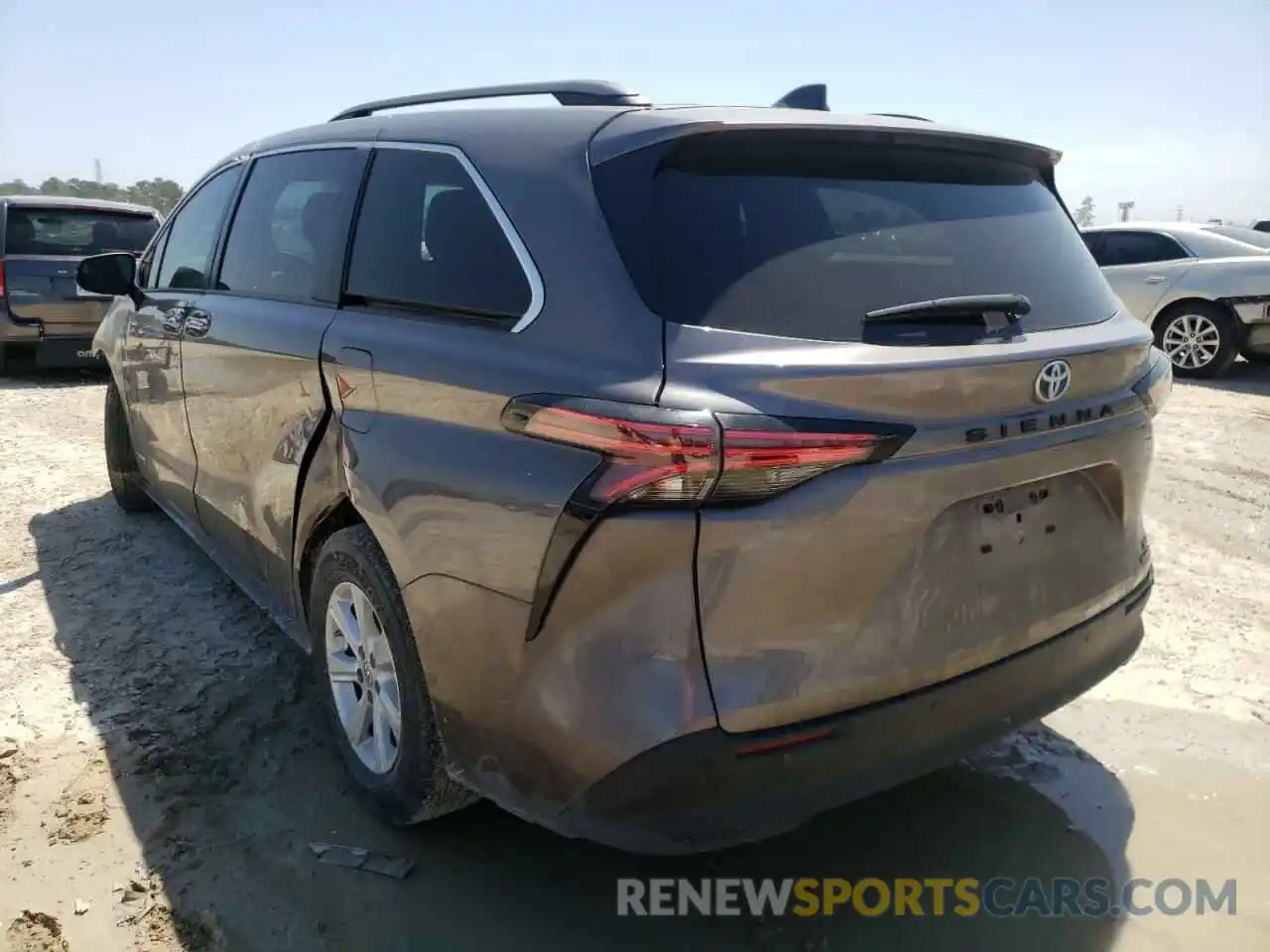 3 Photograph of a damaged car 5TDJRKEC3MS014566 TOYOTA SIENNA 2021