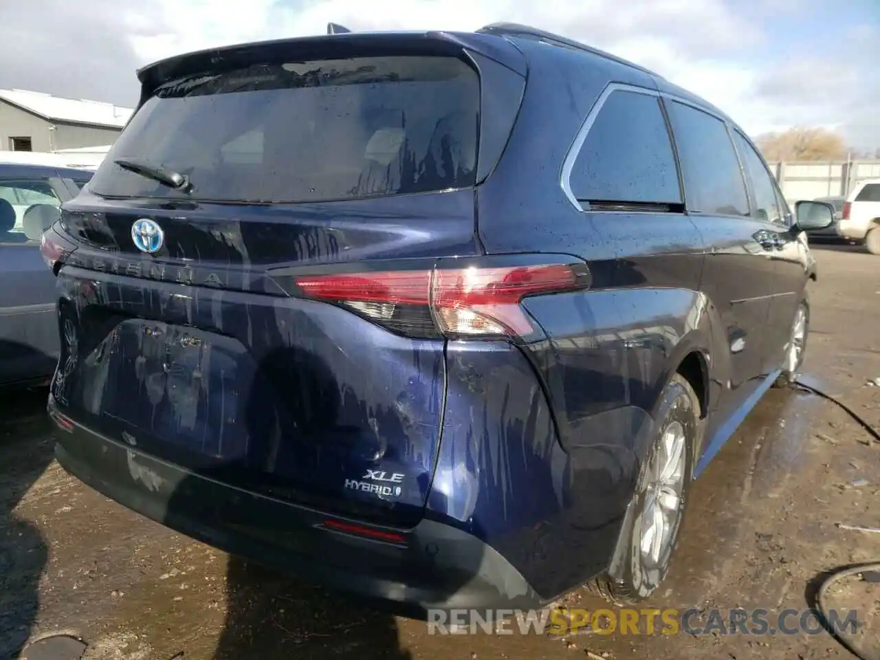 4 Photograph of a damaged car 5TDJRKEC3MS024630 TOYOTA SIENNA 2021