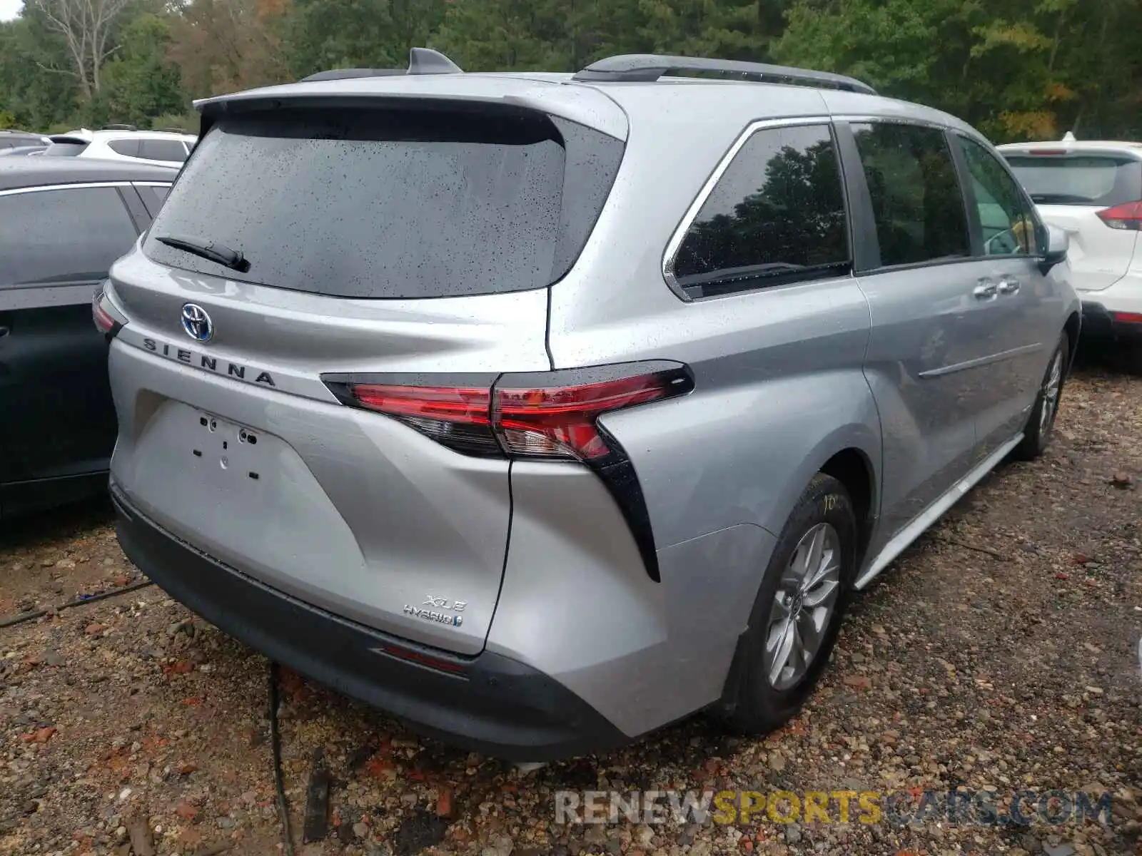 4 Photograph of a damaged car 5TDJRKEC3MS029116 TOYOTA SIENNA 2021